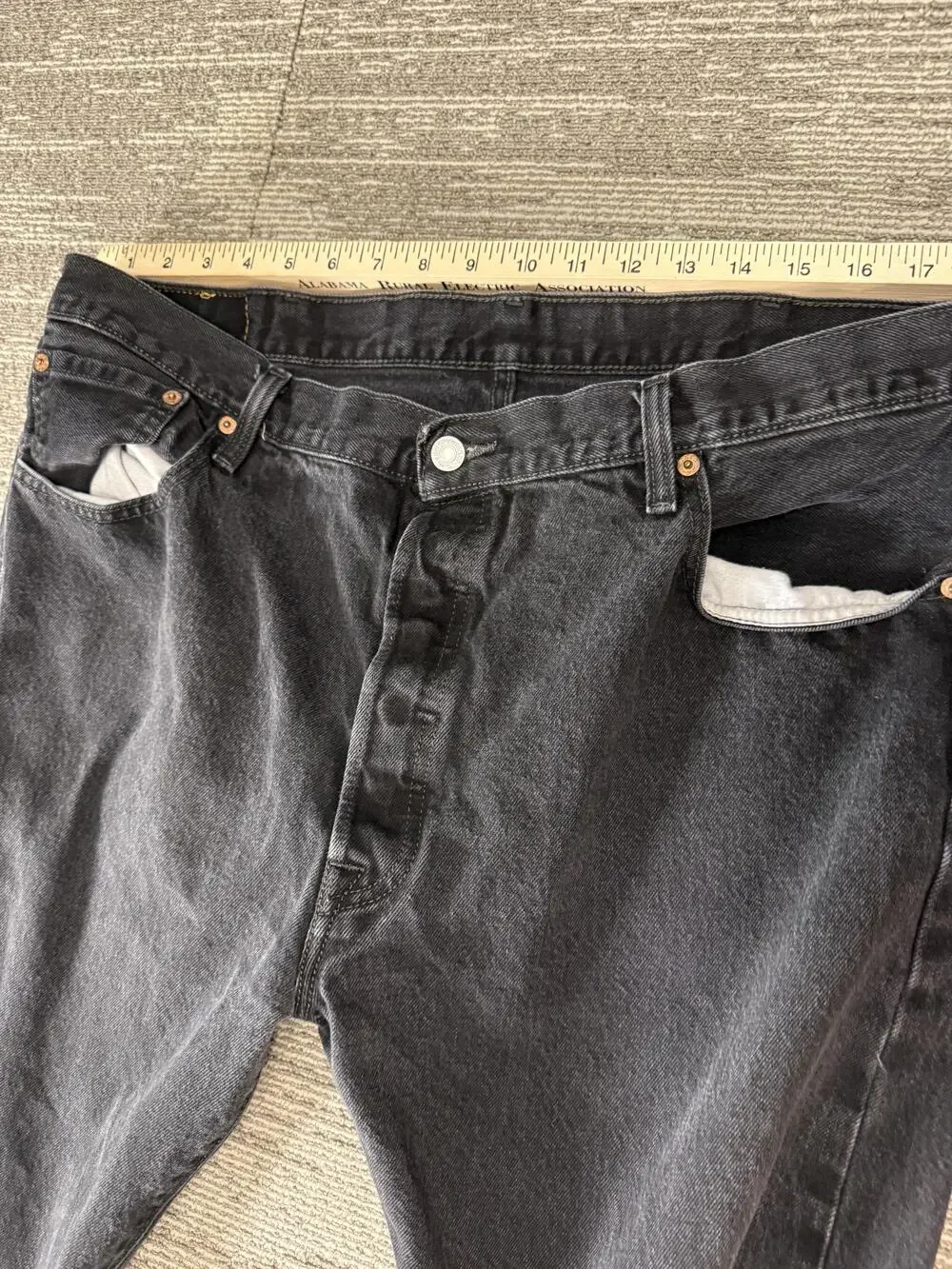 Levis 501 Jeans Mens 42x32 Black Straight Leg Button Fly Denim Classic Fit